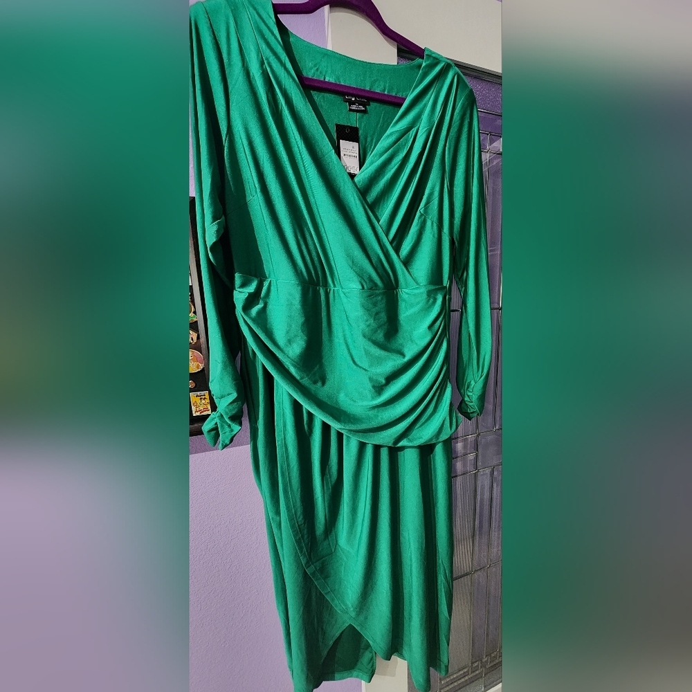 Green long sleeve dress